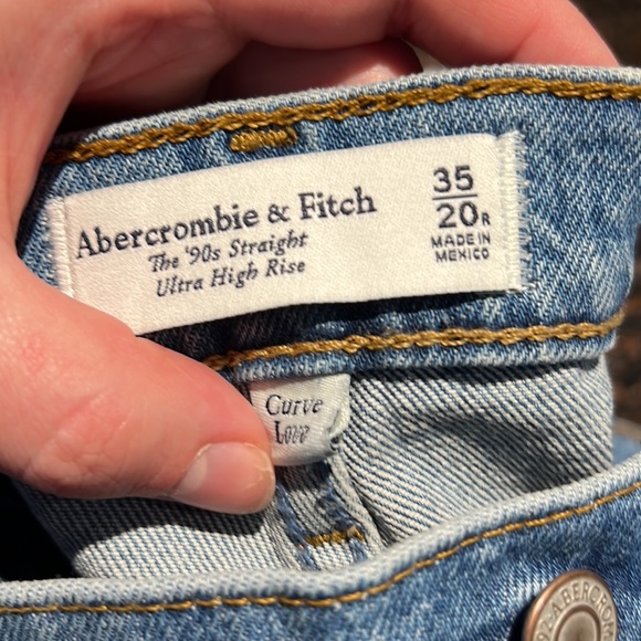 Selling the 90s straight ultra high rise pants in 35/20R. Got the wrong size. - Picture 2 of 2